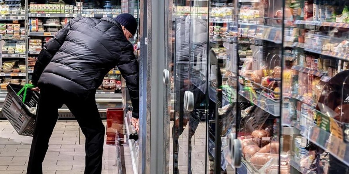 «Упаковки худеют, а кошельки пустеют: россияне платят как за килограмм, но получают 800 граммов»: эксперт