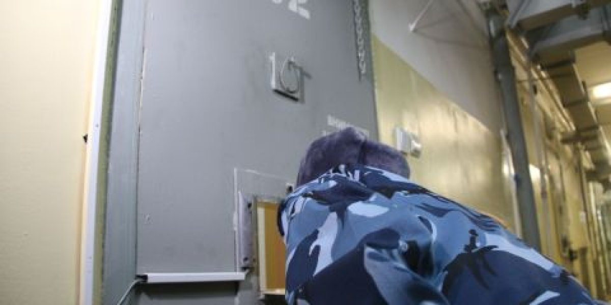 Жителя Владивостока арестовали за распыление перцовки в полицейского Жителя Владивостока арестовали за распыление перцовки в полицейского