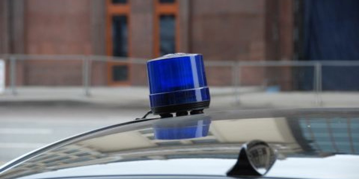 Полиция Владивостока расследует избиение девушки во дворе дома Полиция Владивостока расследует избиение девушки во дворе дома