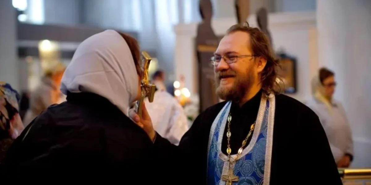 «Молчи и слушай»: совет священника женщинам вызвал бурю в соцсетях «Молчи и слушай»: совет священника женщинам вызвал бурю в соцсетях