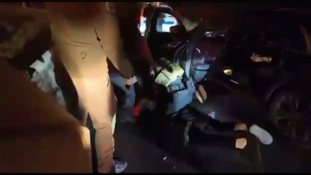 "Отхватили и за генерала, и за "Крокус": Жёсткая операция в Москве спасла фронтовиков от беспредела. Реакция народа сказала всё "Отхватили и за генерала, и за "Крокус": Жёсткая операция в Москве спасла фронтовиков от беспредела. Реакция народа сказала всё