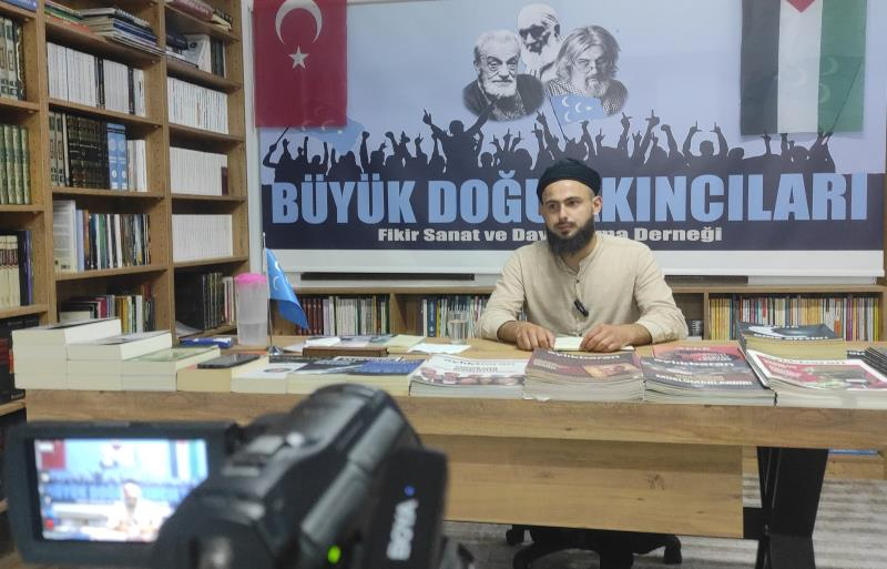 Турция: «исламские рейдеры» Реджепа Эрдогана готовы к бою не только в Интернете Турция: «исламские рейдеры» Реджепа Эрдогана готовы к бою не только в Интернете