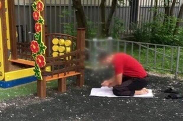 Когда намаз — это провокация: не путать веру и человеческую наглость Когда намаз — это провокация: не путать веру и человеческую наглость