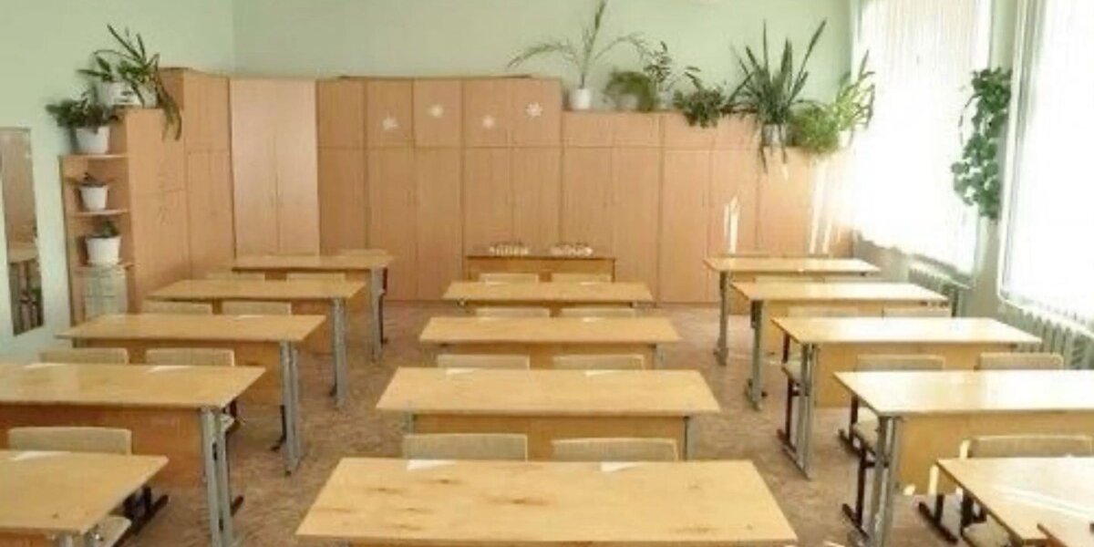 «Отправьте его домой!»: десятиклассник налетел на учителя из-за тетрадок «Отправьте его домой!»: десятиклассник налетел на учителя из-за тетрадок