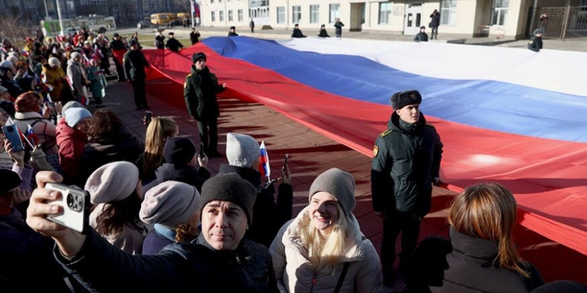 «День народного единства без русского мужчины»: Делягин возмущен. «Куда бежать из России, если я хочу быть русским»