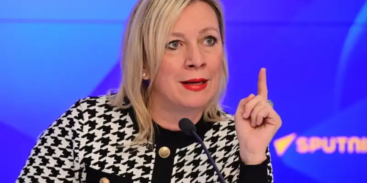 Захарова только пошутила. И тут Макрон потерял дар речи: Так его давно на место не ставили. Россия ударила по самому больному