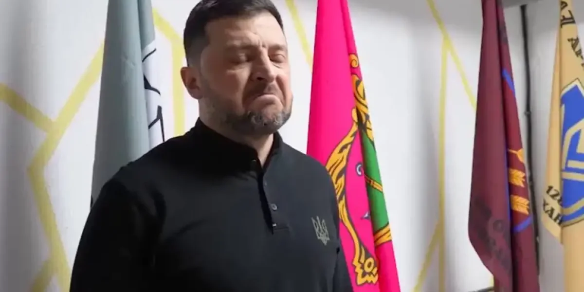 Всё изменилось в 14:23: 1,5 минутное спецобращение Зеленского. На нём нет лица. Это надо видеть Всё изменилось в 14:23: 1,5 минутное спецобращение Зеленского. На нём нет лица. Это надо видеть