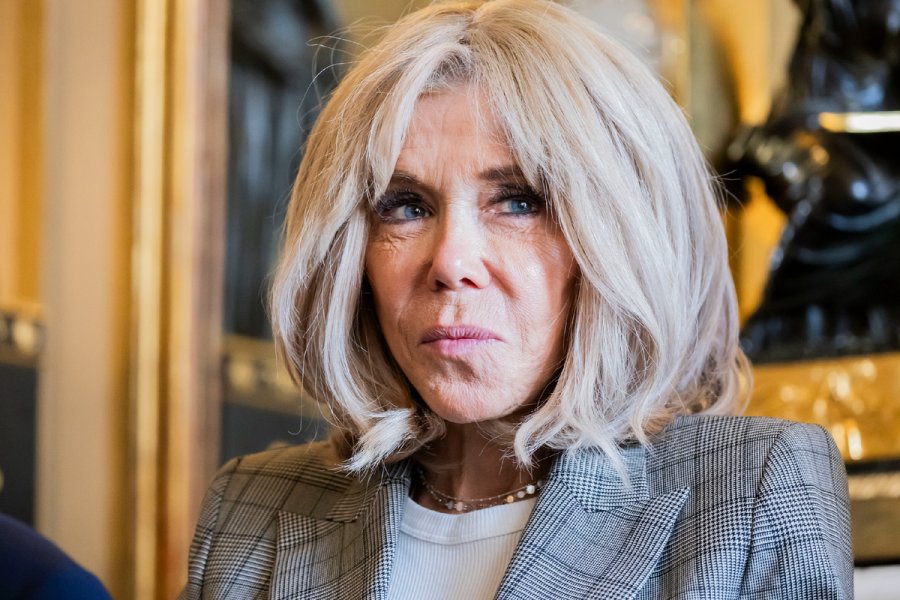 Новые улики в деле Брижит Макрон – пришлось срочно переодеваться. Что скрывает первая леди за нарядами?