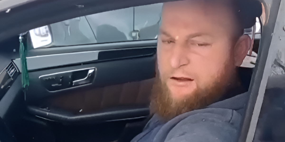 Чеченец-лихач в погоне за адреналином чуть не угодил в овраг: чудом выжил, похваставшись дорогим мерседесом Чеченец-лихач в погоне за адреналином чуть не угодил в овраг: чудом выжил, похваставшись дорогим мерседесом