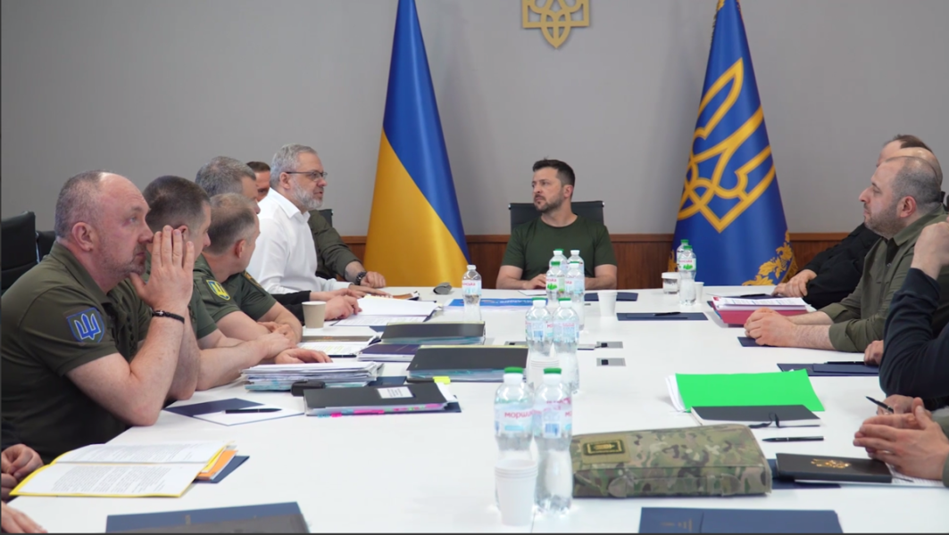 Министр ходила по вечерам на "закрытые заседания". И только ей не светят нары