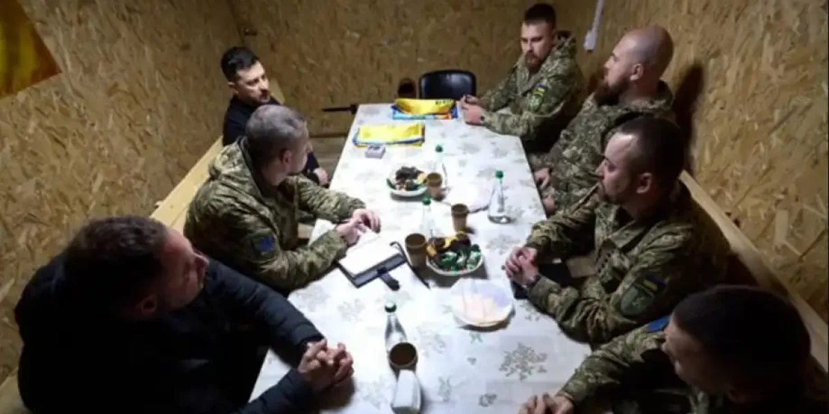 Подвиг пианиста: Зеленский лично ворвался в центр Купянска! «Телемарафон» же врать не будет… Подвиг пианиста: Зеленский лично ворвался в центр Купянска! «Телемарафон» же врать не будет…