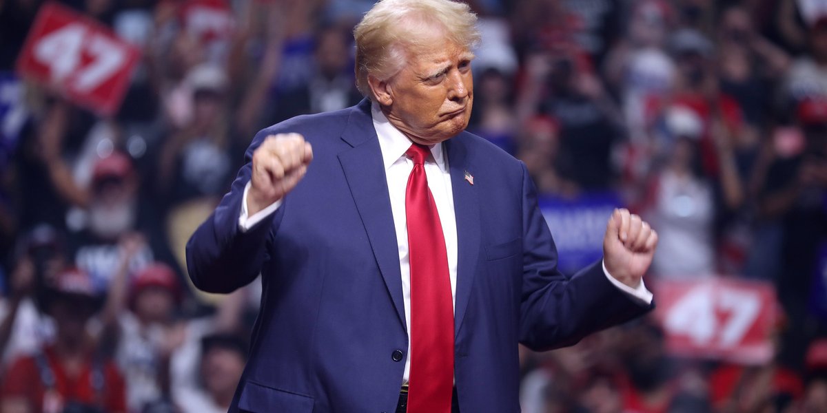 Трамп в мире Гэтсби: шампанское и вечеринки в Белом доме на Хэллоуин возмутили американцев