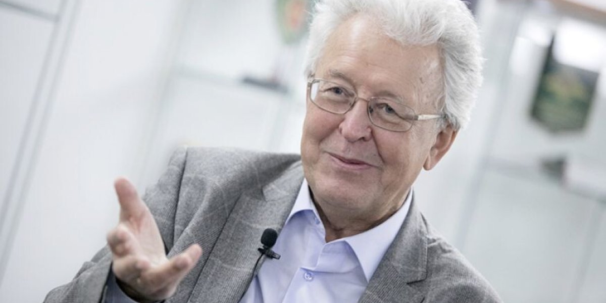 ЦБ совсем обнаглели, их надо признать иноагентами. Ездят тайно в Европу и выполняют распоряжения Запада: Катасонов ЦБ совсем обнаглели, их надо признать иноагентами. Ездят тайно в Европу и выполняют распоряжения Запада: Катасонов