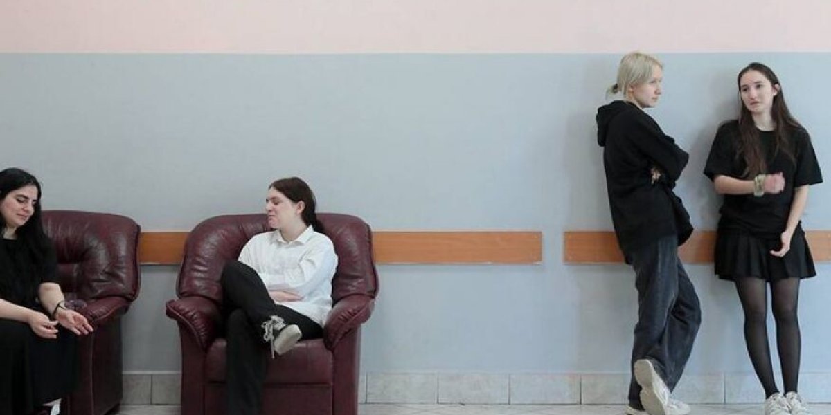 Это диверсия, позор и предательство: Платон Беседин осудил приговор школьному учителю