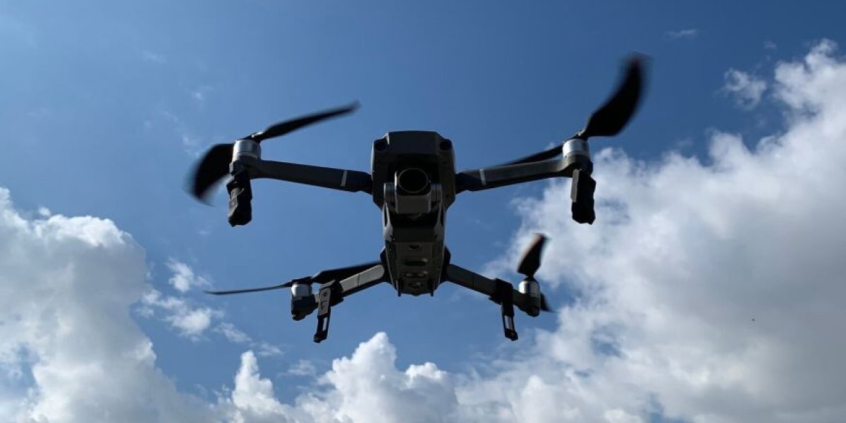 Власти хотят следить за россиянами с помощью дронов: Эксперт раскрыл, законно ли это? Власти хотят следить за россиянами с помощью дронов: Эксперт раскрыл, законно ли это?