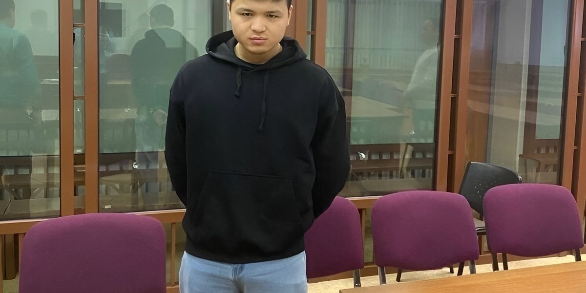 Суд признал виновным приезжего за осквернение Вечного огня: ему придется отрабатывать свою выходку Суд признал виновным приезжего за осквернение Вечного огня: ему придется отрабатывать свою выходку