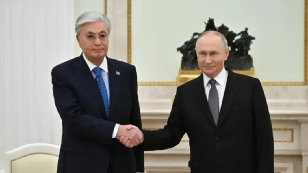 "Ждите удар в спину": Фото Путина с Токаевым сказало о многом "Ждите удар в спину": Фото Путина с Токаевым сказало о многом