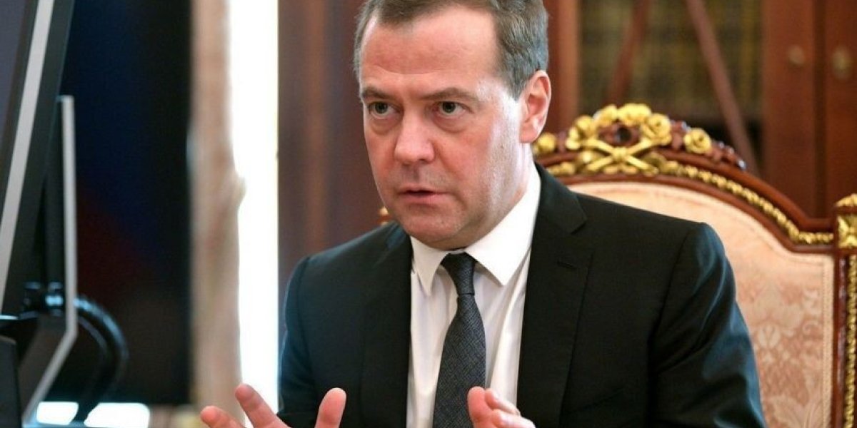 «Зеленский в цугцванге: Медведев предрекает крах под давлением коррупции и потерь «Зеленский в цугцванге: Медведев предрекает крах под давлением коррупции и потерь