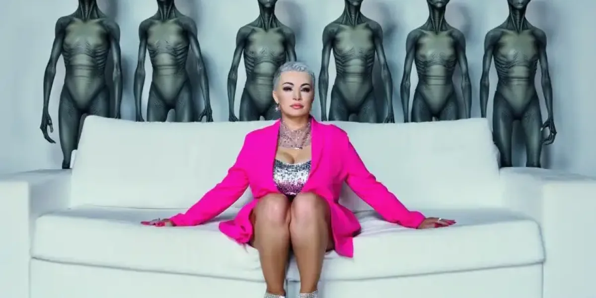 «Это будет 19 декабря»: Катя Лель опознала в объекте 3I/ATLAS инопланетян, предрекла скорый контакт с пришельцами и призвала землян «посылать любовь» «Это будет 19 декабря»: Катя Лель опознала в объекте 3I/ATLAS инопланетян, предрекла скорый контакт с пришельцами и призвала землян «посылать любовь»