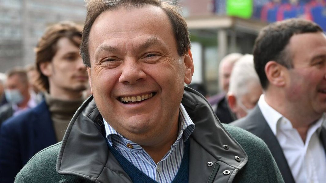 «Касса, а не Родина»: олигархи, предавшие Россию, и готовые это сделать в любой момент ради возврата капиталов «Касса, а не Родина»: олигархи, предавшие Россию, и готовые это сделать в любой момент ради возврата капиталов