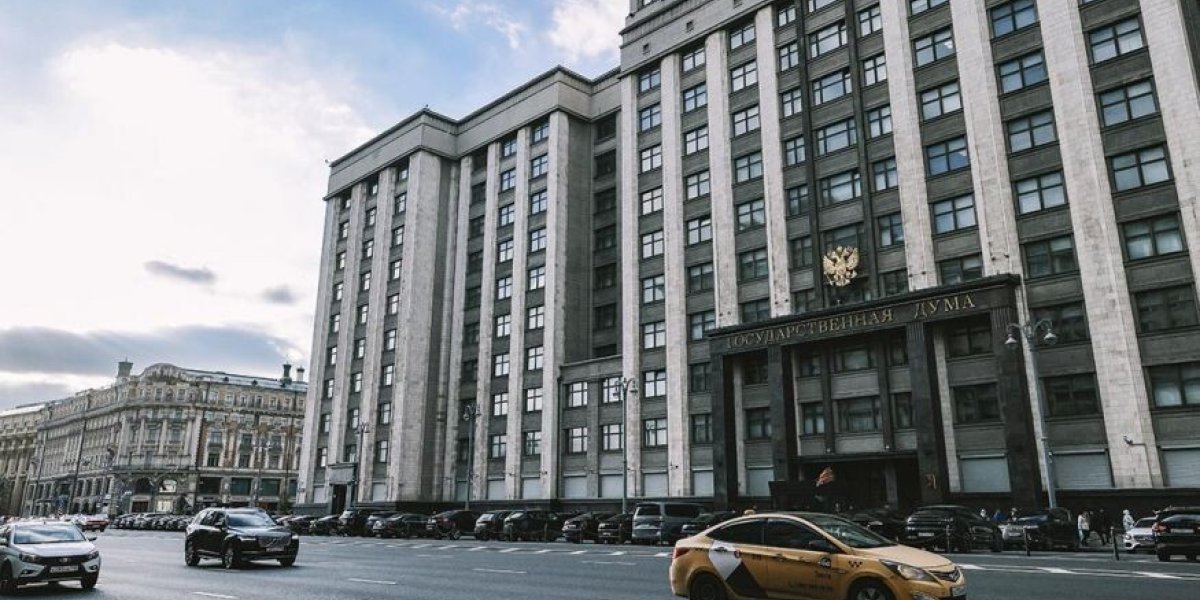 «Чтобы люди видели, кто предлагает дельное, а кто – делает жизнь народа "веселее"»: Делягин об инициативах политиков