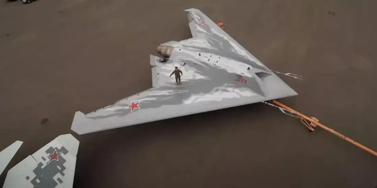 Спутник Путина: Запад пришел в ужас от нового российского боевого дрона С-70 «Охотник»