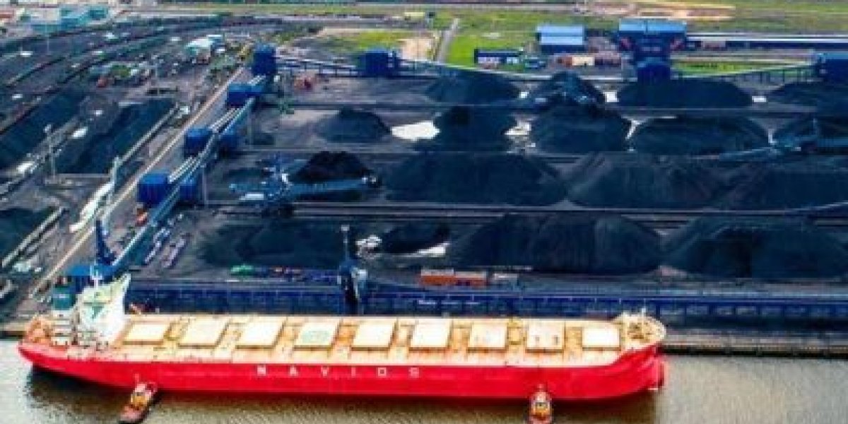 Российские порты на Балтике загружают углем для Европы Российские порты на Балтике загружают углем для Европы