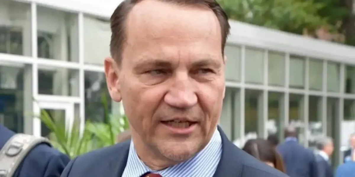 С дуба рухнул: Молчи — за умного сойдешь. Глава МИД Польши опозорился на весь мир