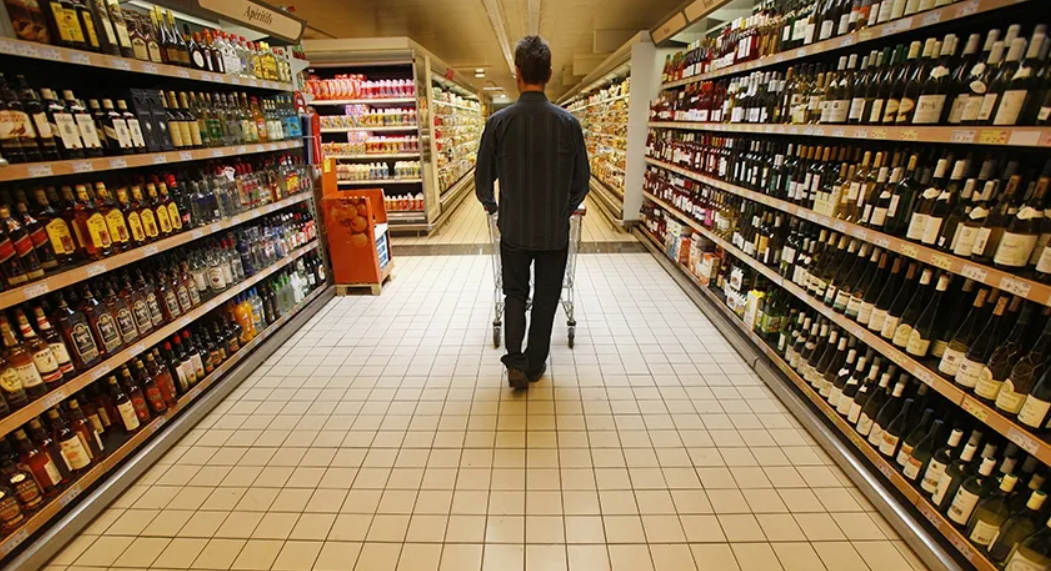 Пока ловят вейпы, алкогольное лобби лезет в дом через маркетплейсы Пока ловят вейпы, алкогольное лобби лезет в дом через маркетплейсы