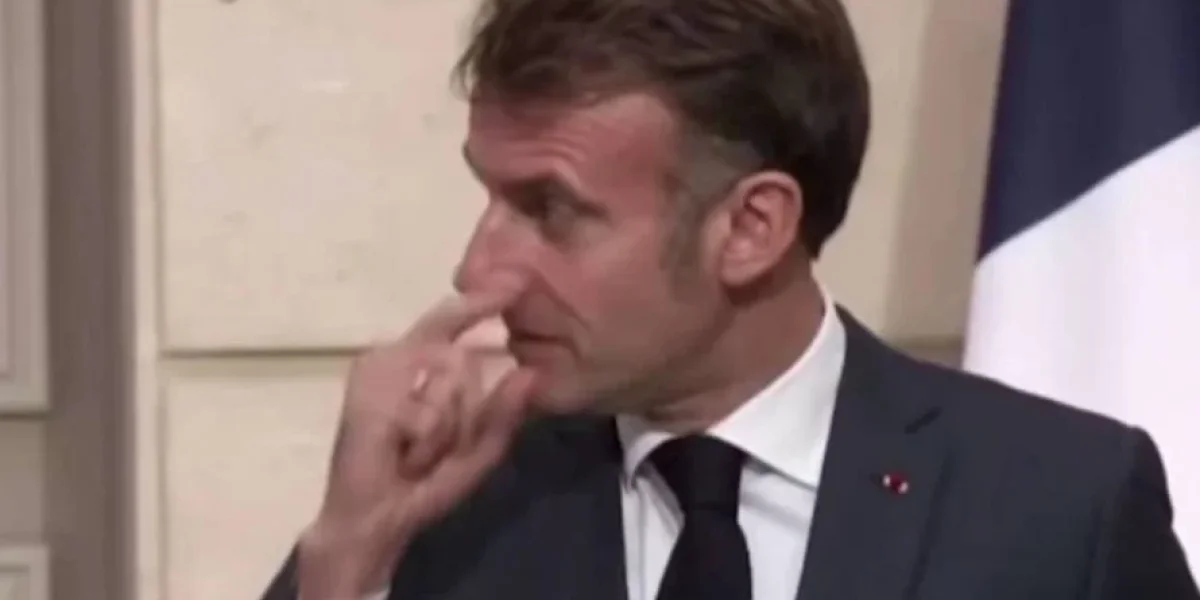 «Тайный знак»: необычный жест Макрона на встрече с Зеленским стал интернет-мемом «Тайный знак»: необычный жест Макрона на встрече с Зеленским стал интернет-мемом