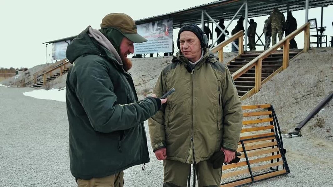 «Дом Трутнева»: президентский полпред умилился от сравнения его визита на передовую с героизмом участников обороны Сталинграда «Дом Трутнева»: президентский полпред умилился от сравнения его визита на передовую с героизмом участников обороны Сталинграда