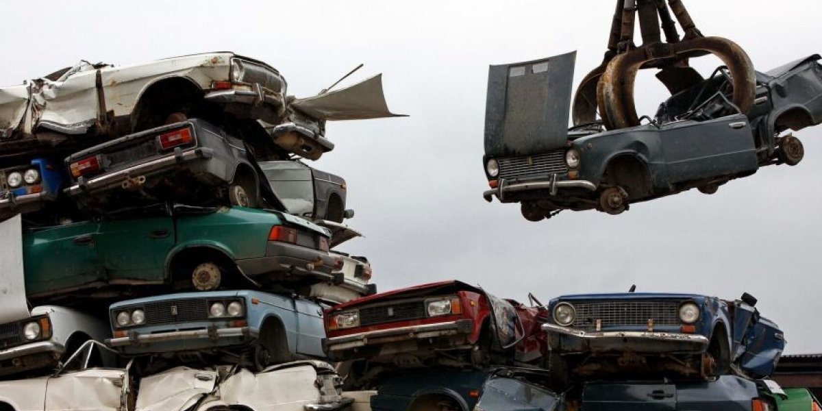 «Утилизационный сбор — грабеж и удар по бедным. Он угрожает авторынку»: Зюганов