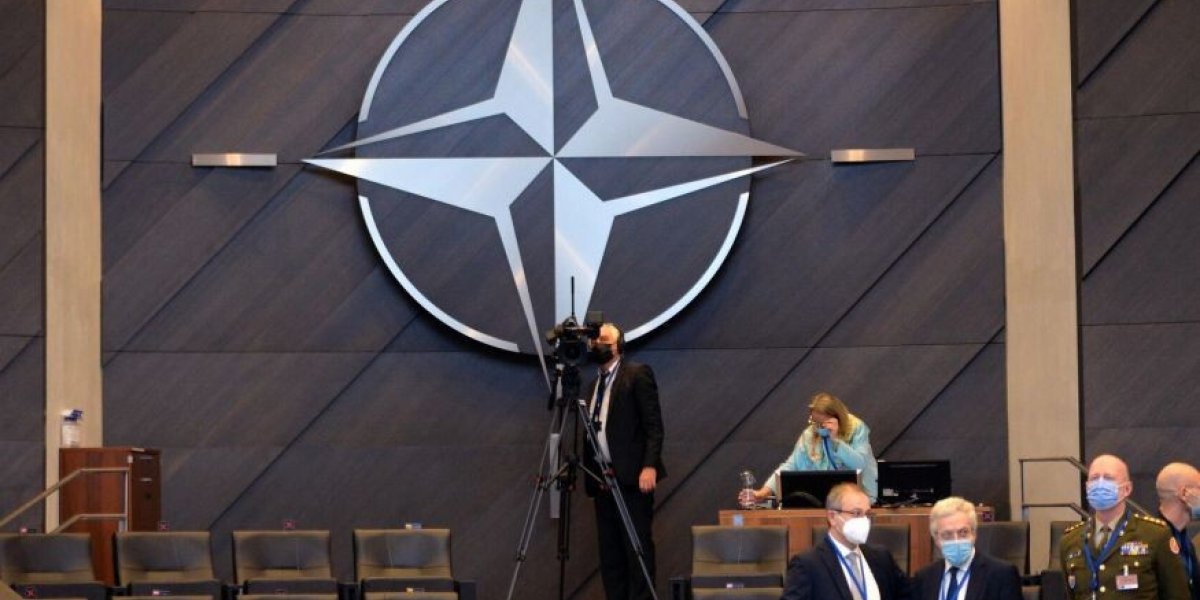 Проклятый остров невменяем. В ставке Гитлера все малахольные: Онуфриенко раскрыл подмены в мирном плане