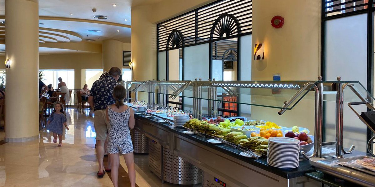 «Испанский стыд»: россиянка пришла в ужас от поведения соотечественников в ОАЭ «Испанский стыд»: россиянка пришла в ужас от поведения соотечественников в ОАЭ