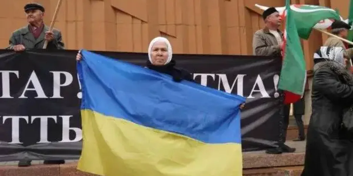 Удар в спину. ДУМ РФ наградило медалью экстремистку, призывающую ООН признать Татарстан независимым