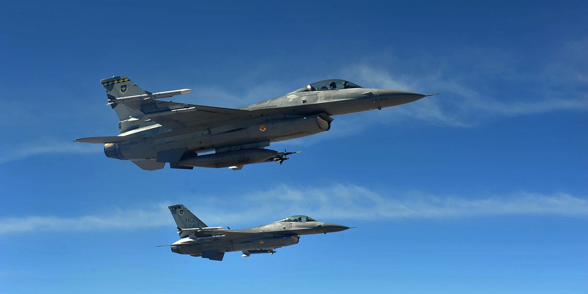 Истребитель F-16 перехватил самолет над резиденцией президента США