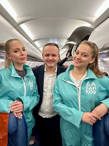 Электронная зачётка, солонка без соли, стюардессы без каблуков: как &laquo;Новые люди&raquo; представляют себе &laquo;умное государство&raquo;