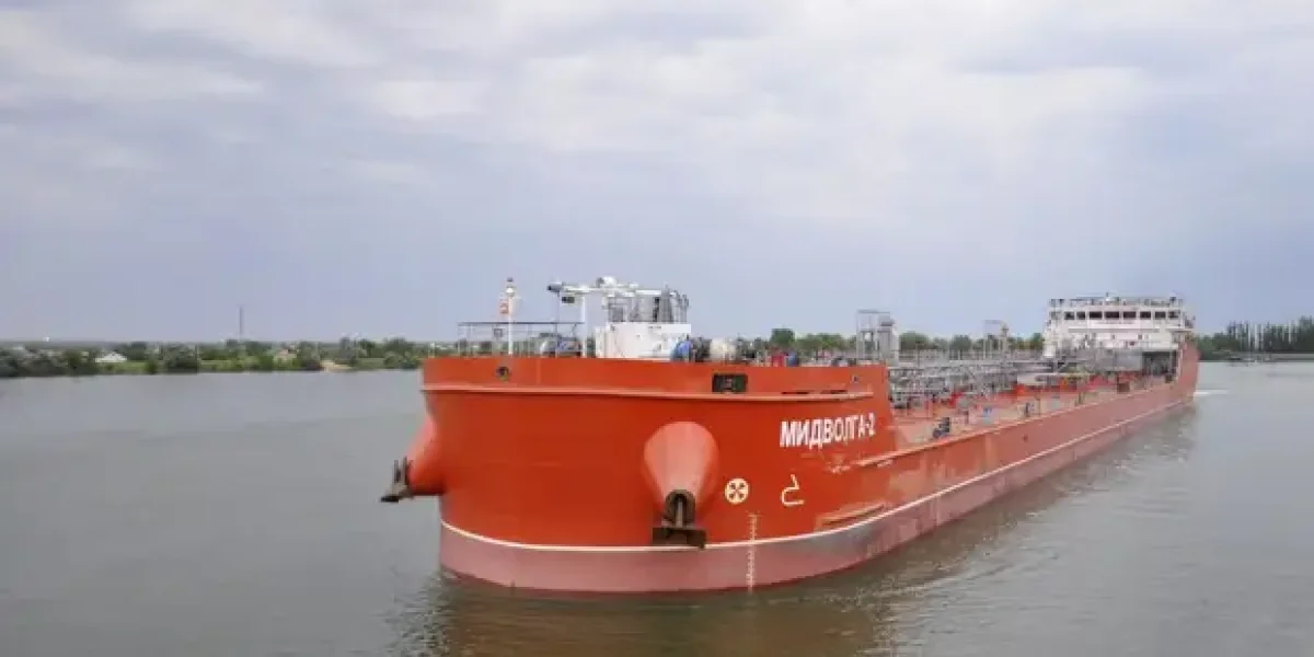 В Британии предложили захватить наш корабль "Янтарь", пригнать в порт, достать все секреты и уничтожить