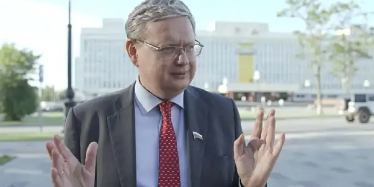 Делягин: "Мне пишут, как теперь после Долиной можно купить жилье? Отвечаю: только в Белоруссии, там есть закон" Делягин: "Мне пишут, как теперь после Долиной можно купить жилье? Отвечаю: только в Белоруссии, там есть закон"