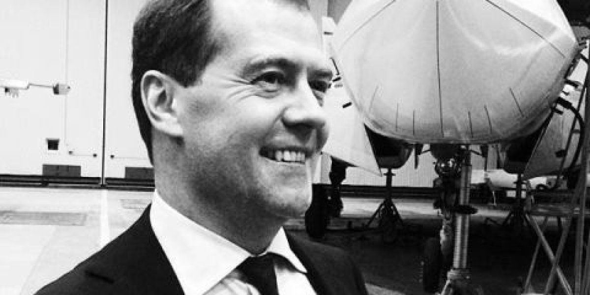 Более 459 тыс. человек: Медведев сообщил о ходе комплектования армии контрактниками