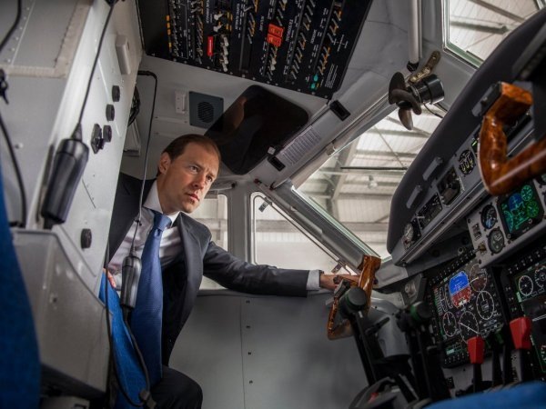 Казанский авиазавод совершил трудовой подвиг: годовой план по Ту-214 выполнен! Самолет собран и поднялся в небо