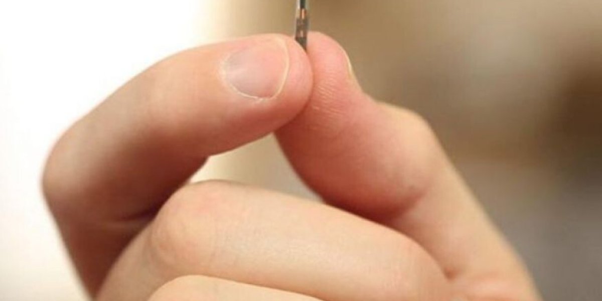 Чип в руке, пароль потерян: мужчина создал собственный кошмар будущего