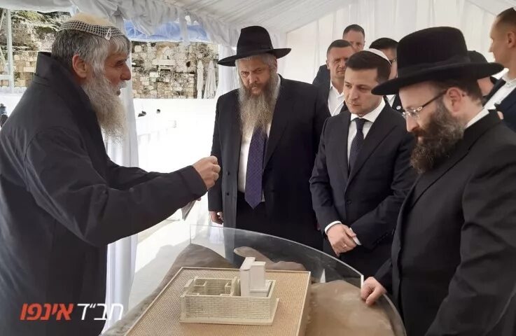 На фоне своего &laquo;мирного плана&raquo; Зеленский отменил православное Рождество