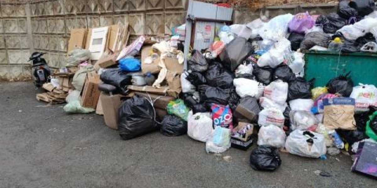 Свалка тлеет - мусор лежит: перебои с вывозом ТКО продолжаются во Владивостоке