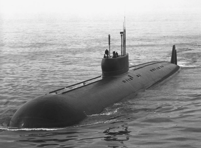 Как советская "золотая рыбка" чуть "до смерти" не загоняла авианосец США. Ровно 55 лет назад АПЛ проекта 661 поставила уникальный рекорд.