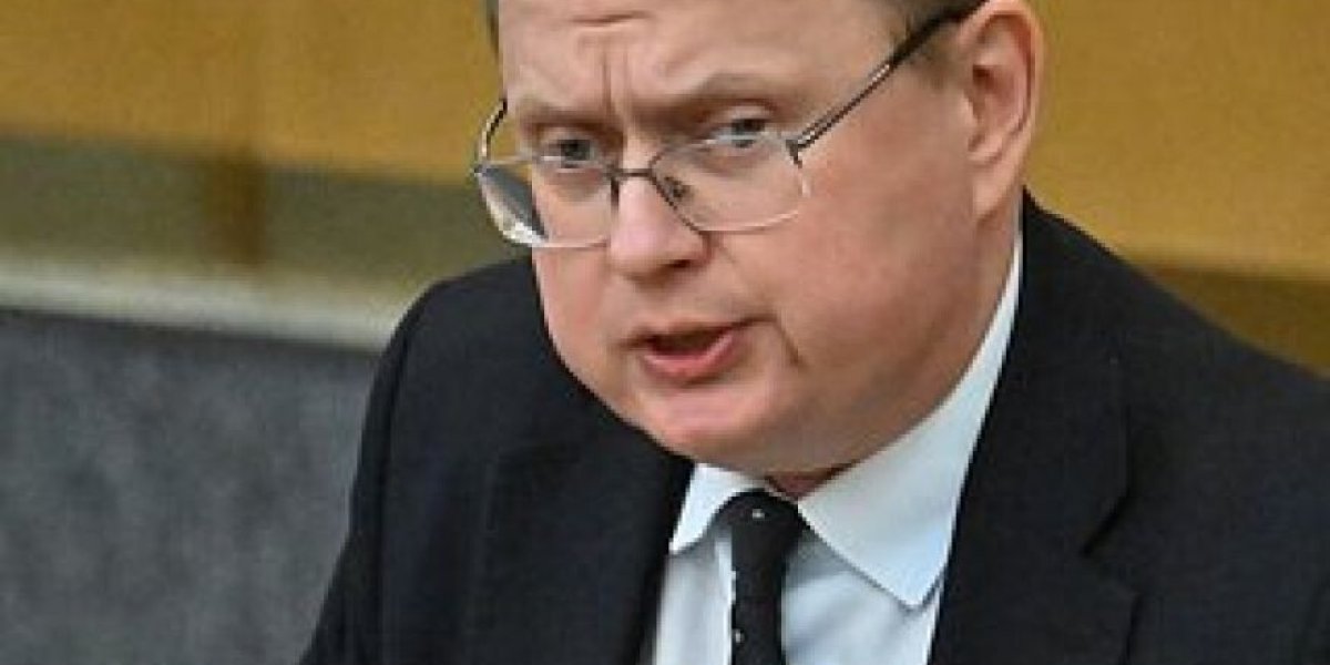 &laquo;Первая мысль будет: "что-то мутное хотят скрыть"&raquo;: Делягин осудил решение отменить отчеты о доходах для госслужащих