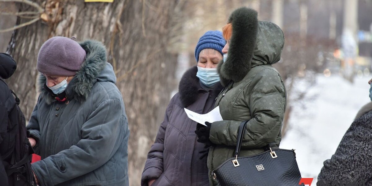 Очереди и перепродажа мест: почему перед Новым годом эстонцы едут в Россию через Нарву