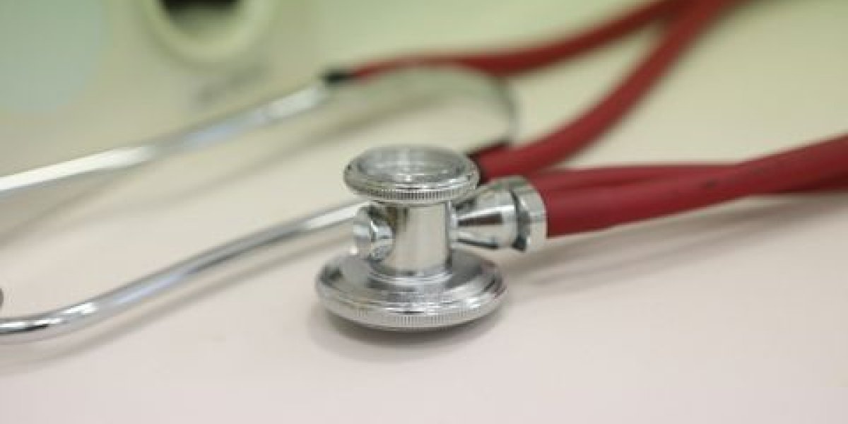 В России утвердили временные исключения для медиков без аккредитации