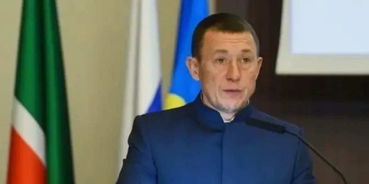 Помните мэра Нижнекамска, давшего мигрантам квартиру? Тоже "сгорел на работе". Взяли за аферу на бойцах СВО