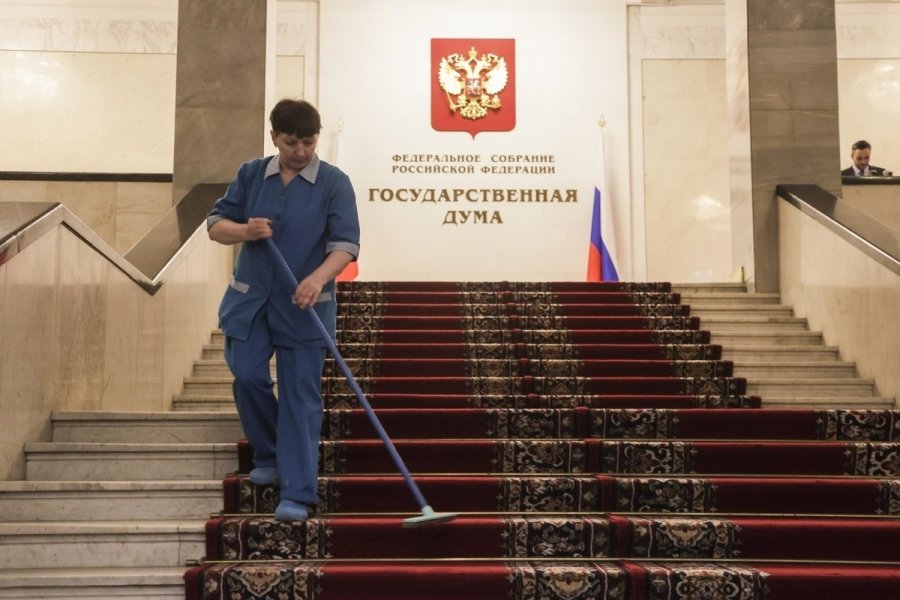 В России научились не только власть продавать, но и подступы к ней: ведомство Володина может так и с молотка уйти В России научились не только власть продавать, но и подступы к ней: ведомство Володина может так и с молотка уйти